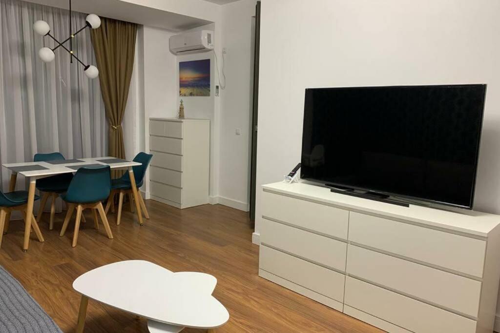 Andreve Apartment By Onix Blue Mamaia Nord, Baby Friendly, Private Parking Năvodari Exteriör bild